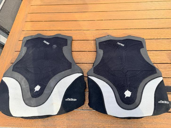 2 gilets de ski nautique Jobe, Sports nautiques & Bateaux, Ski nautique, Comme neuf, Skis nautiques, Enlèvement ou Envoi