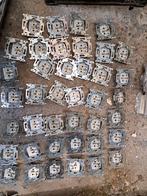 nieuw model 40stopkontacten met centraal plaatje, Ophalen, Stopcontact