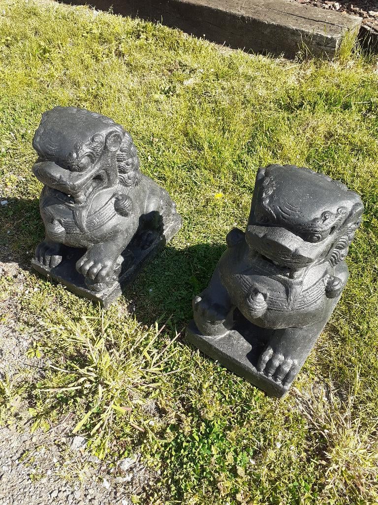 PAAR CHINESE LEEUWEN IN GEPATINEERDE STEEN, Ophalen, Nieuw, Overige materialen, Dierenbeeld