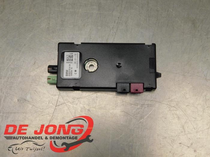 Antenne amplificateur d'un BMW 3-Serie, Autos : Pièces & Accessoires, Électronique & Câbles, BMW, Utilisé, 3 mois de garantie
