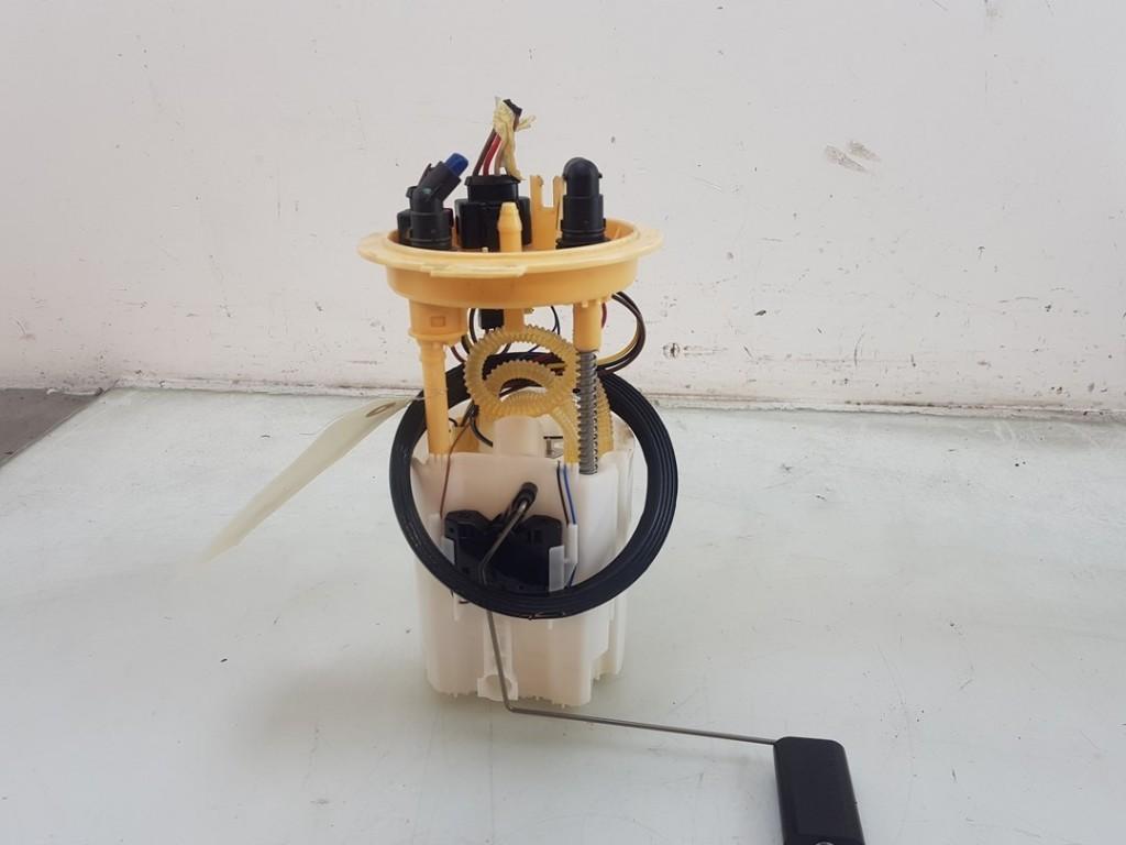 BRANDSTOFPOMP ELECT. Volkswagen Caddy Cargo V (SBA / SBH), Gebruikt, Volkswagen