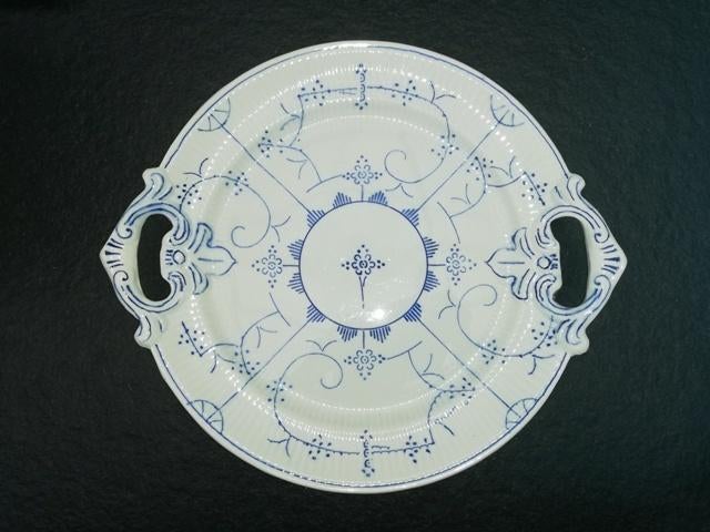 Vintage cake of gebaksbord Royal Boch met oortjes., Antiquités & Art, Antiquités | Porcelaine, Enlèvement ou Envoi