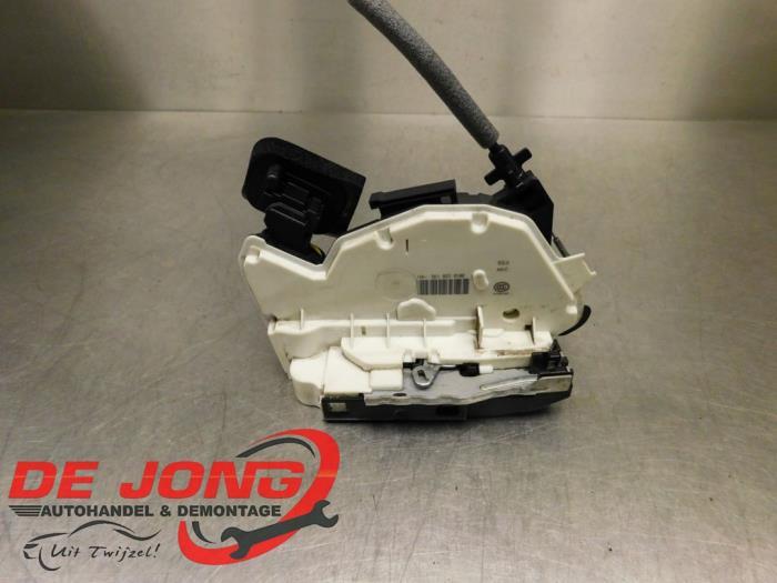 Serrure portière mécanique 4portes avant droite d'un Volks, Volkswagen, -, 3 mois de garantie, Utilisé