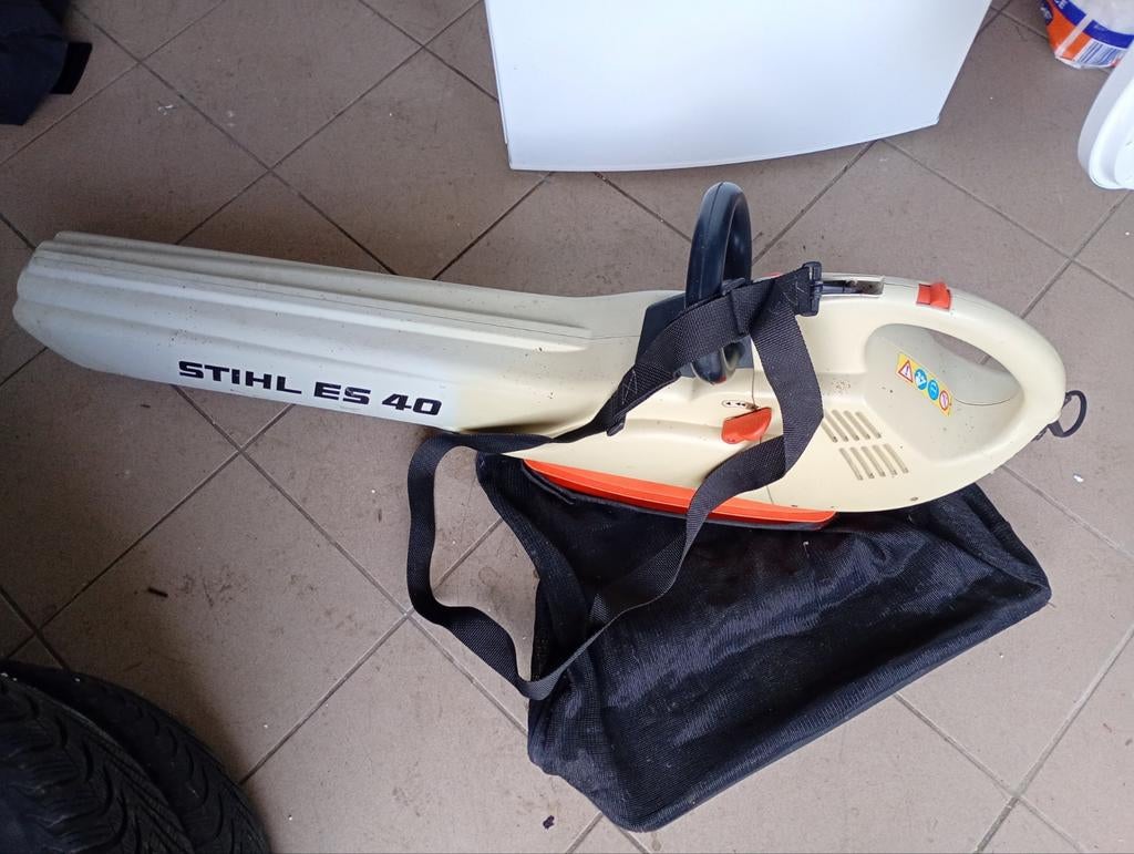 Souffleur à feuilles/aspirateur Stihl ES40 en bon état, Enlèvement, Avec sac de ramassage