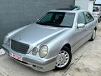 Mercedes Benz E 220 CDI  automatische transmissie 3.490€, Auto's, Mercedes-Benz, Stof, 4 cilinders, 1390 kg, Zilver of Grijs