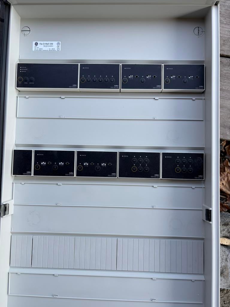 Niko home control domotica, Doe-het-zelf en Bouw, Elektriciteit en Kabels, Ophalen, Zo goed als nieuw