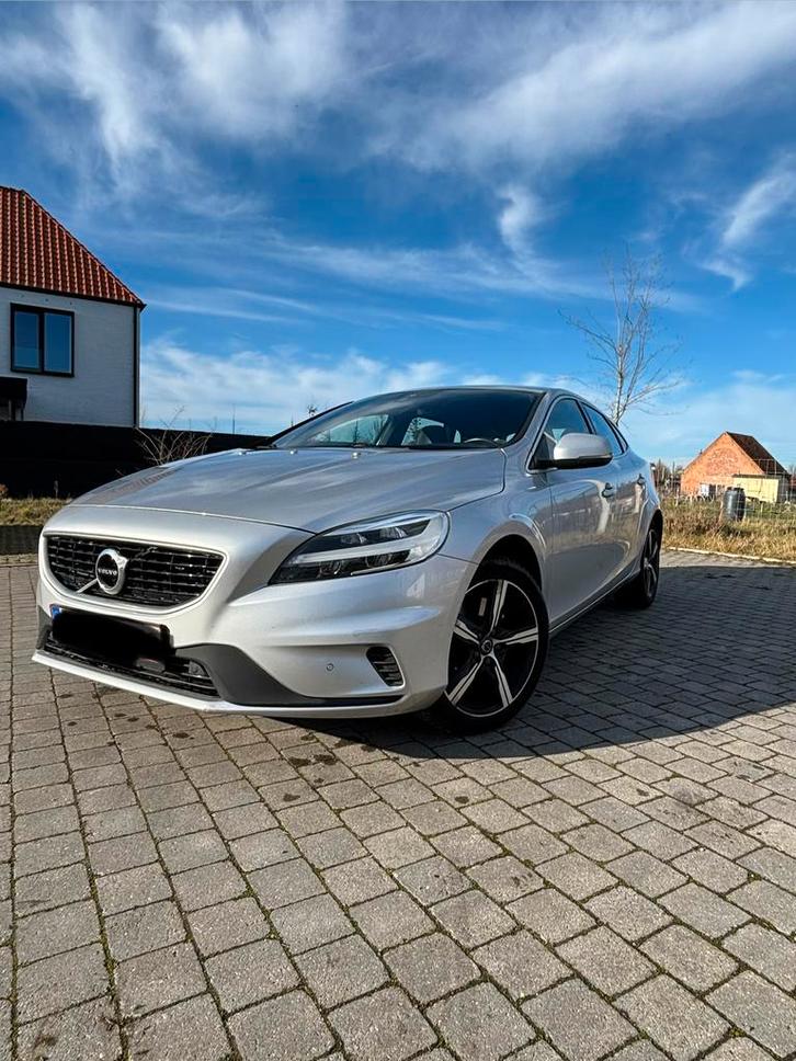 Volvo V40 T2 r-design te koop, Autos, Volvo, Particulier, V40, ABS, Airbags, Air conditionné, Alarme, Bluetooth, Ordinateur de bord