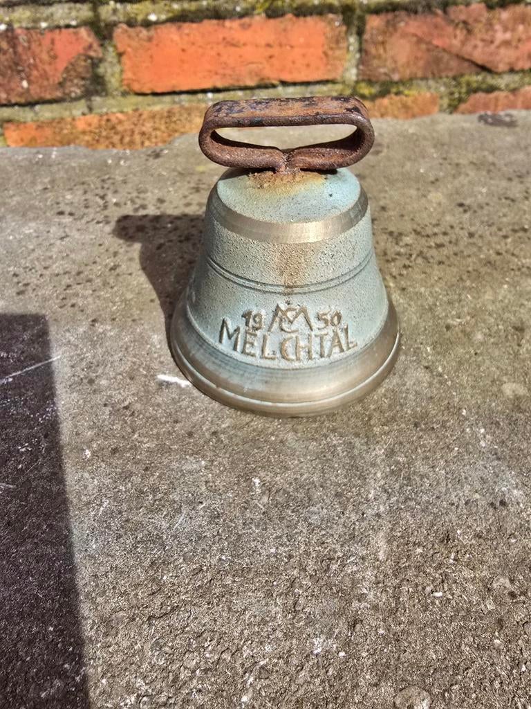 Authentieke bronzen koebel Melchtal 1950, Ophalen