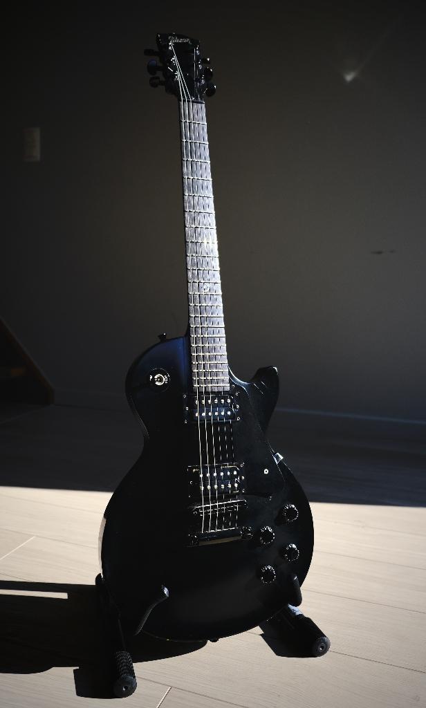 Gibson Les Paul Gothic 2000, Muziek en Instrumenten, Snaarinstrumenten | Gitaren | Elektrisch, Gebruikt, Solid body, Gibson, Ophalen