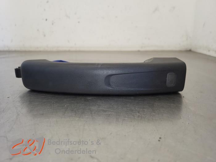 Poignée portière 2portes droite d'un Renault Trafic, Renault, -, 3 mois de garantie, Utilisé