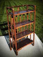 Etagère en rotin teinté brun foncé année 1970s, Maison & Meubles, Enlèvement, Utilisé