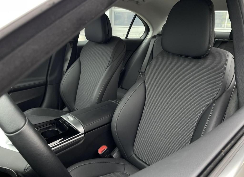 Mercedes-Benz C-Klasse 180 Berline Luxury Line | Smartphone, 4 cilinders, Zwart, 1625 kg, C-Klasse