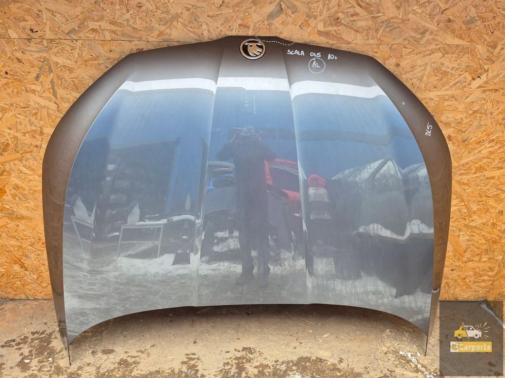 Capot de moto Skoda Scala, Infoline@skoda-auto.cz, Tr. Vaclava Klementa 869
293 01  Mlada Boleslav, CZ, Utilisé, Skoda