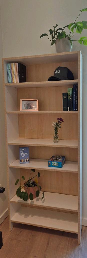 Witte boekenkast 165x70x25 cm beschikbaar voor biedingen