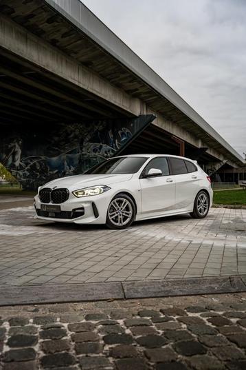 BMW 118 118i*PACK-M*BAQUETS*GARANTIE*CARPLAY*VOLANT CHAUF beschikbaar voor biedingen