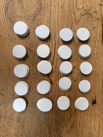 NFC coins set van 100 beschikbaar voor biedingen