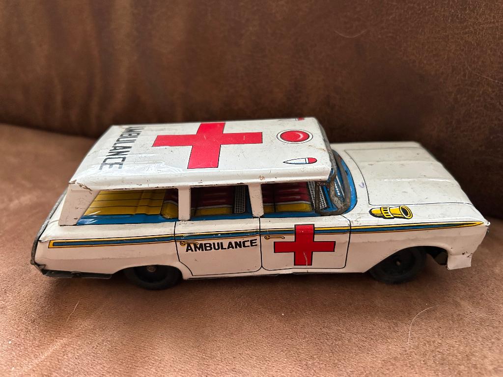 Lot 4 vintage blikken speelgoed voertuigen, Antiek en Kunst, Ophalen of Verzenden