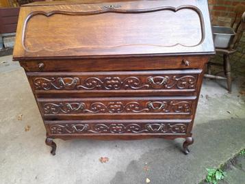 Secretaire beschikbaar voor biedingen