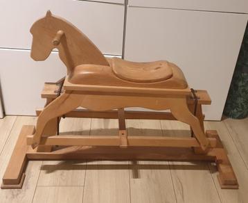 Houten vintage schommelpaard beschikbaar voor biedingen