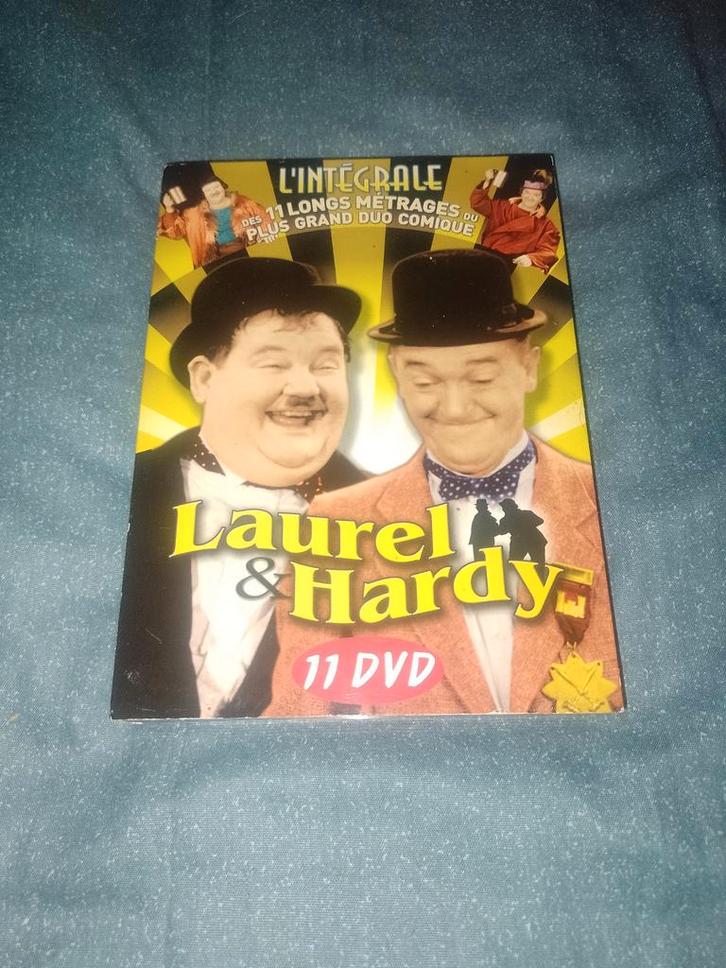 Te koop boxset 11 volledige dvd van de Laurel and Hardy film, Cd's en Dvd's, Dvd's | Komedie, Zo goed als nieuw, Actiekomedie