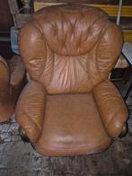 2 anciens fauteuils en cuir, Maison & Meubles, Fauteuils, Comme neuf, Cuir, Enlèvement ou Envoi