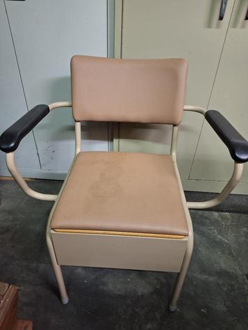 TOILETSTOEL voor een kleine prijs! beschikbaar voor biedingen