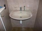 lavabo beige porselein met aparte regenwaterkraan, Ophalen, Zo goed als nieuw, Wastafel