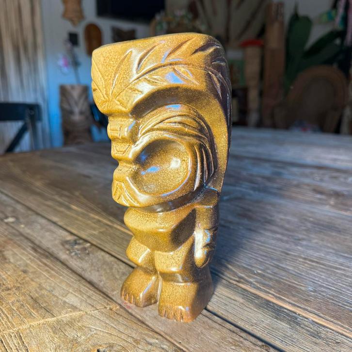 Desert Oasis Monkeypod Ku - Brown / Gold Tiki Mug, Antiek en Kunst, Kunst | Designobjecten, Ophalen