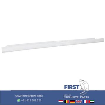 W118 C118 X118 CLA AMG LINE / CLA35 ZIJSKIRT RECHTS Originee beschikbaar voor biedingen