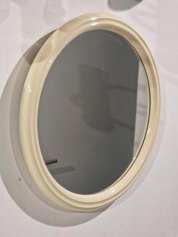 Tiger plastics ronde design spiegel,  made in Holland beschikbaar voor biedingen