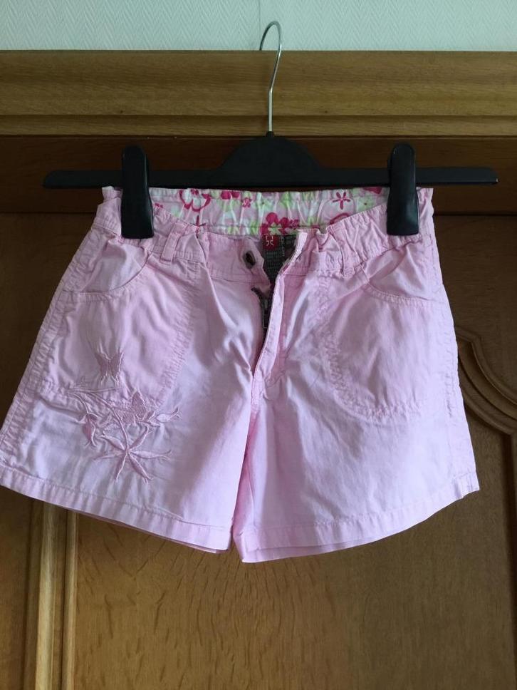Short rose taille 8 ans, Enfants & Bébés, Vêtements enfant | Taille 128, Utilisé, Fille, Pantalon, Enlèvement ou Envoi
