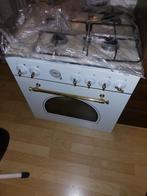 Smeg-fornuis en ingebouwde oven van Privileg, Elektronische apparatuur, Fornuizen, Ophalen, 4 kookzones, Zo goed als nieuw, Gas