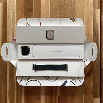 Apple Watch 8 Aluminium Starlight 41mm + Boucle Unique beschikbaar voor biedingen
