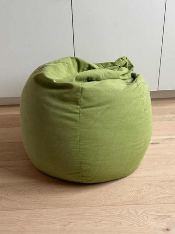 Groene zitzak beschikbaar voor biedingen