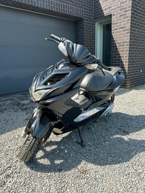 Yamaha Aerox 2t (A-klasse), Fietsen en Brommers, Scooters | Yamaha, Zo goed als nieuw, Aerox, Klasse A (25 km/u), Tweetakt, Ophalen