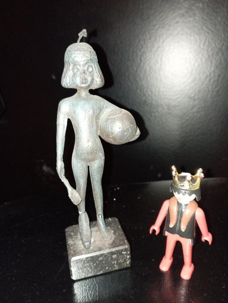 402) De onverschrokken russische soldaat, Antiek en Kunst, Kunst | Beelden en Houtsnijwerken, Ophalen of Verzenden