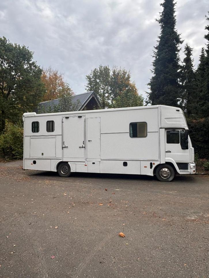 Paardenvrachtwagen mobilhome kampeerwagen 4 P horse truck, Dieren en Toebehoren, Paarden en Pony's | Trailers en Aanhangwagens