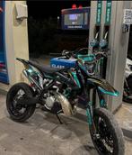 Gezocht: 300cc 2takt, Fietsen en Brommers, Ophalen, Zo goed als nieuw