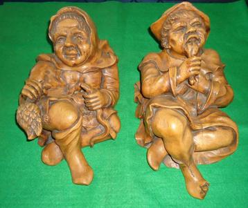 2 houten beelden beschikbaar voor biedingen