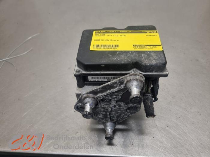 ABS Pomp van een Mercedes Vito, Auto-onderdelen, Elektronica en Kabels, Mercedes-Benz, Gebruikt, 3 maanden garantie, Ophalen of Verzenden