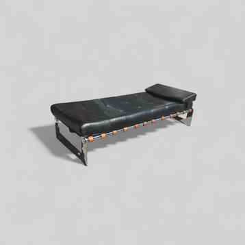 Daybed Gilles Bouchez voor Airborne beschikbaar voor biedingen