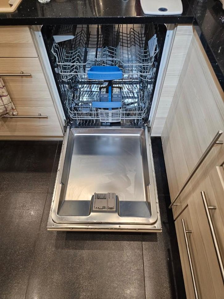 Lave vaisselle Bosch full intégré, Electroménager, Lave-vaisselle, Comme neuf, Classe énergétique A ou plus économe, Programme éco