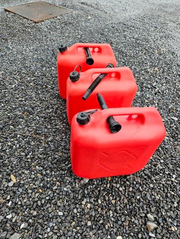 Jerrican rouge 20 litres beschikbaar voor biedingen
