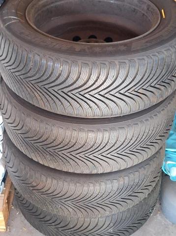 set 4 winterbanden Michelin Alpin 5 215/60R16 beschikbaar voor biedingen