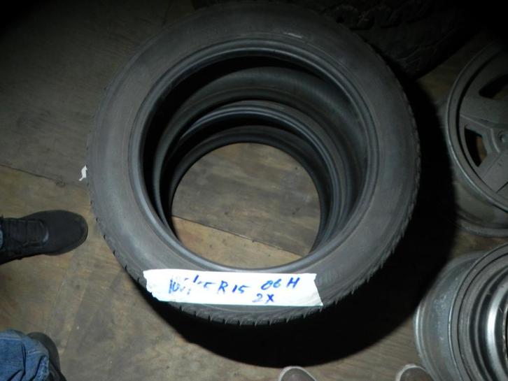 Pneus 2 x 185x55 R 15 86H Pneus, Autos : Pièces & Accessoires, Autres pièces automobiles, Utilisé, Enlèvement