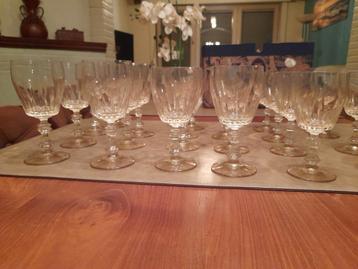 Wijnglazen.Set 7x rood,wit en waterglazen.. 9000Gent  beschikbaar voor biedingen