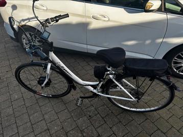 Elektrische fiets/scooter met hendel – zo goed als nieuw! beschikbaar voor biedingen