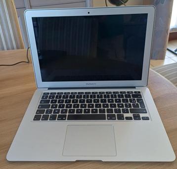 Apple MacBook Air A1466 (EMC 2925) beschikbaar voor biedingen