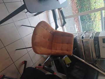 5 stoelen beschikbaar voor biedingen