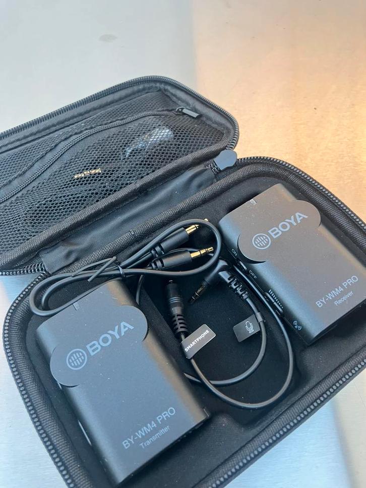 Draadloze microfoon Boya BY-WM4PRO (1 transmitter+receiver), Muziek en Instrumenten, Microfoons, Zo goed als nieuw, Draadloos
